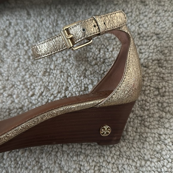 euc tory burch savannah wedge sandal - Picture 6 of 12